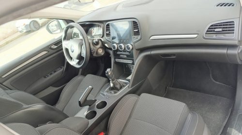 11 Renault Megane