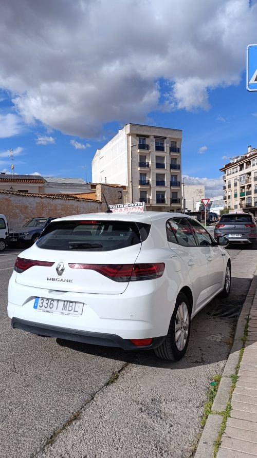 12 Renault Megane